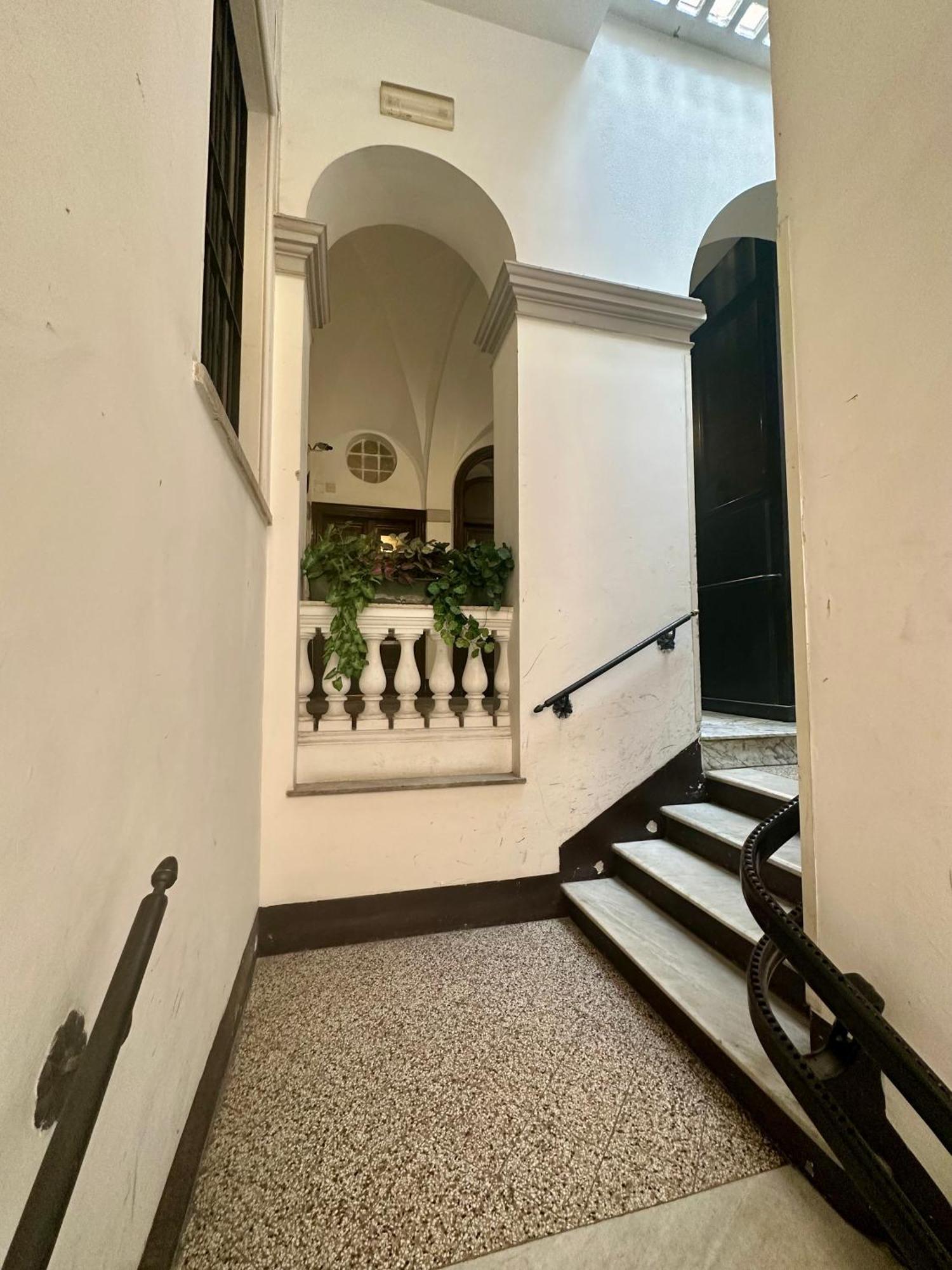 Nazionale Palace Suites Рим Экстерьер фото