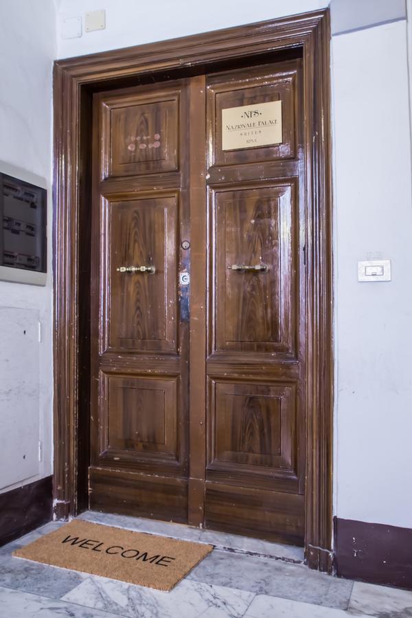 Nazionale Palace Suites Рим Экстерьер фото