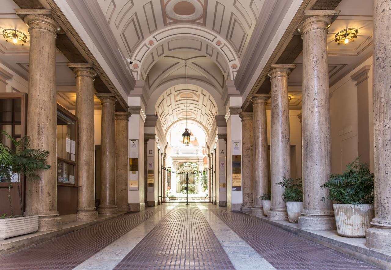 Nazionale Palace Suites Рим Экстерьер фото