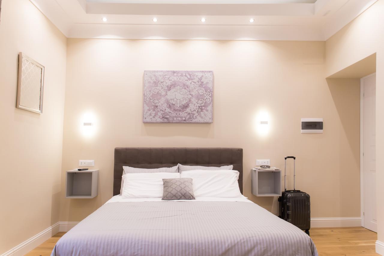 Nazionale Palace Suites Рим Экстерьер фото