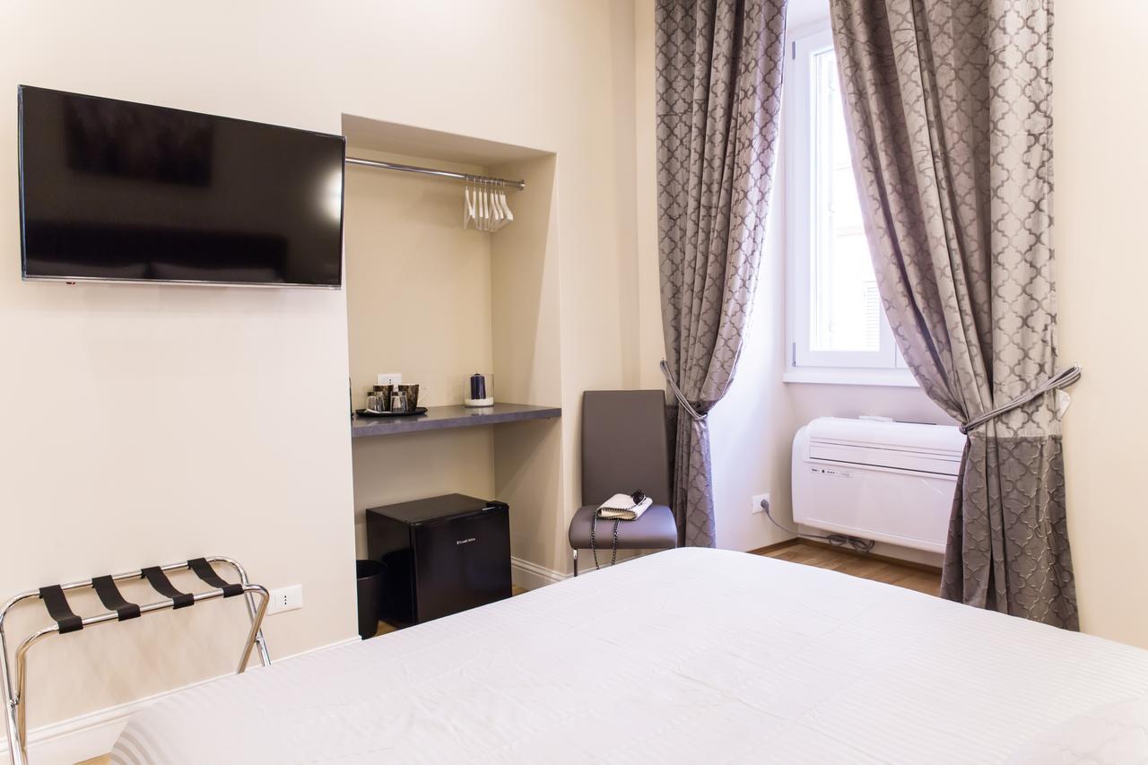 Nazionale Palace Suites Рим Экстерьер фото