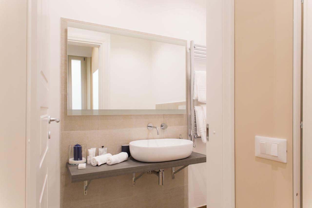 Nazionale Palace Suites Рим Экстерьер фото